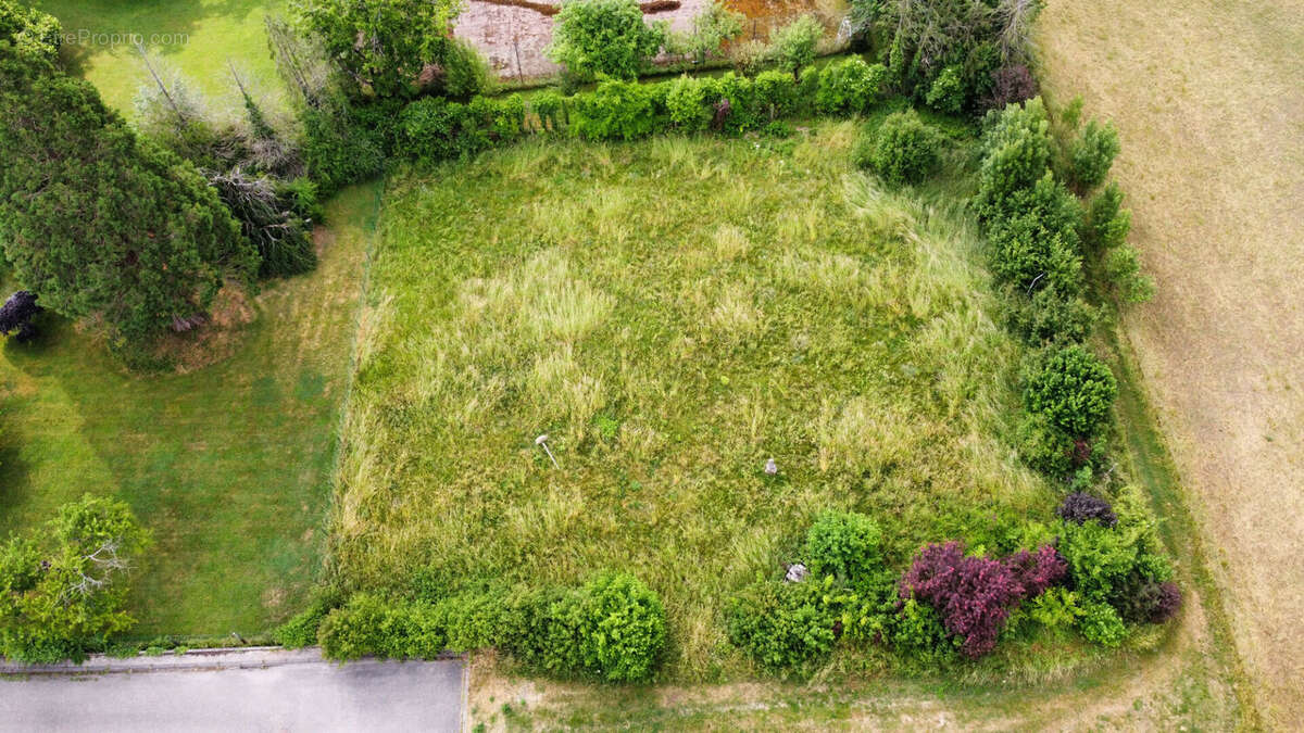 Terrain à VALMONT