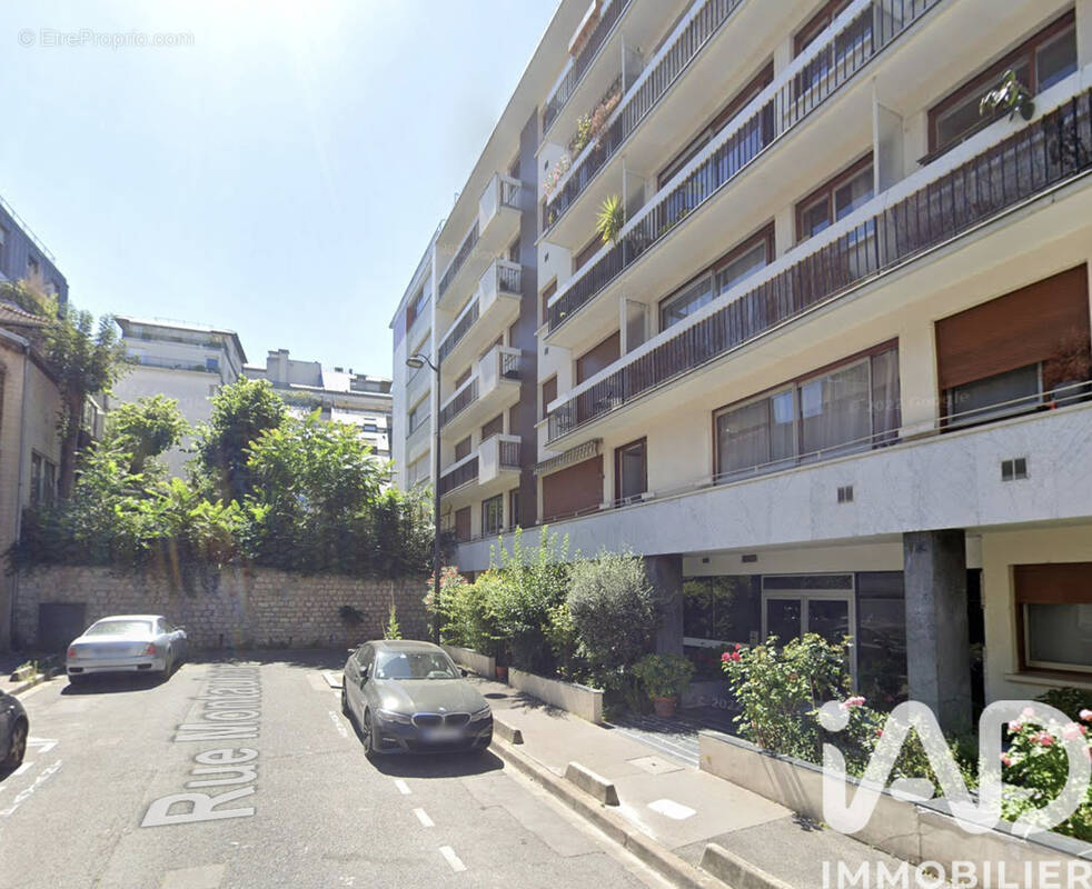 Photo 1 - Parking à PARIS-15E
