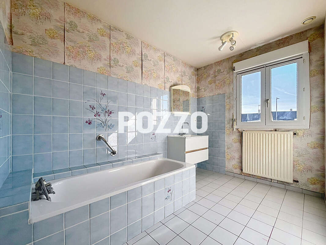 Maison à SAINT-PAIR-SUR-MER