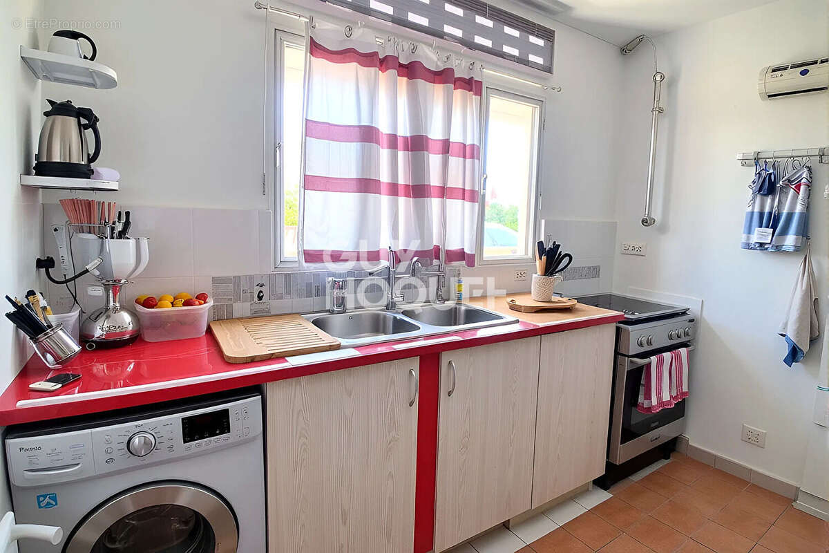 Maison à REMIRE-MONTJOLY