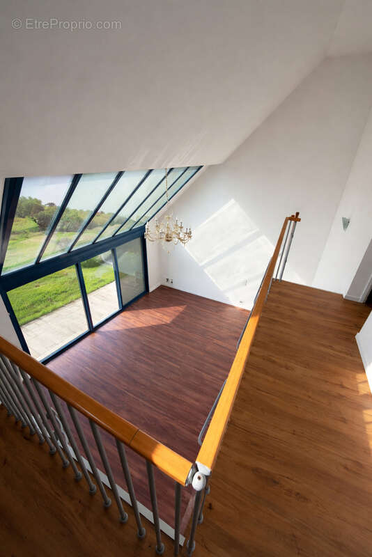 Maison à MONCE-EN-BELIN