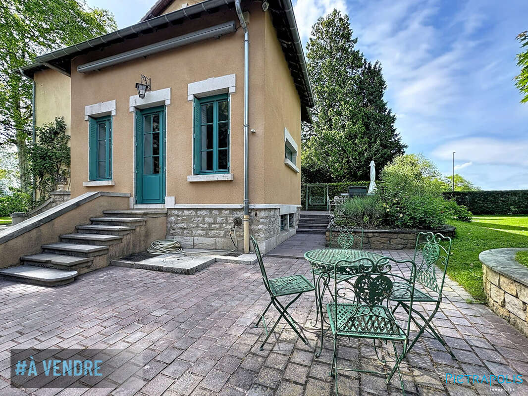 Maison à THOISSEY