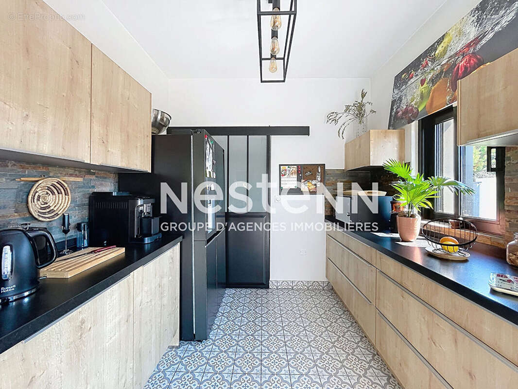 Villa rénovée de 160m2 habitables, 5 pièces, 3 chambres dont 1 de plain-pied, piscine 4x8m, terrain détachable constructible - photo 8