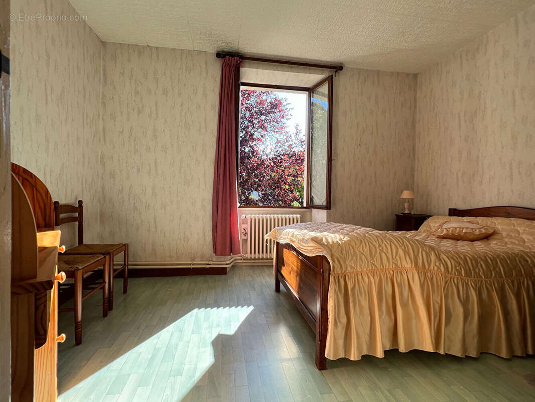 Maison à CHAPELLE-VIVIERS