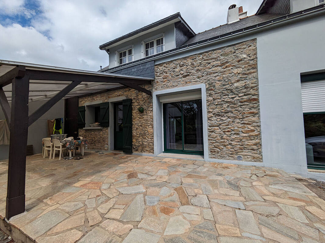 Maison à LA CHAPELLE-DES-MARAIS