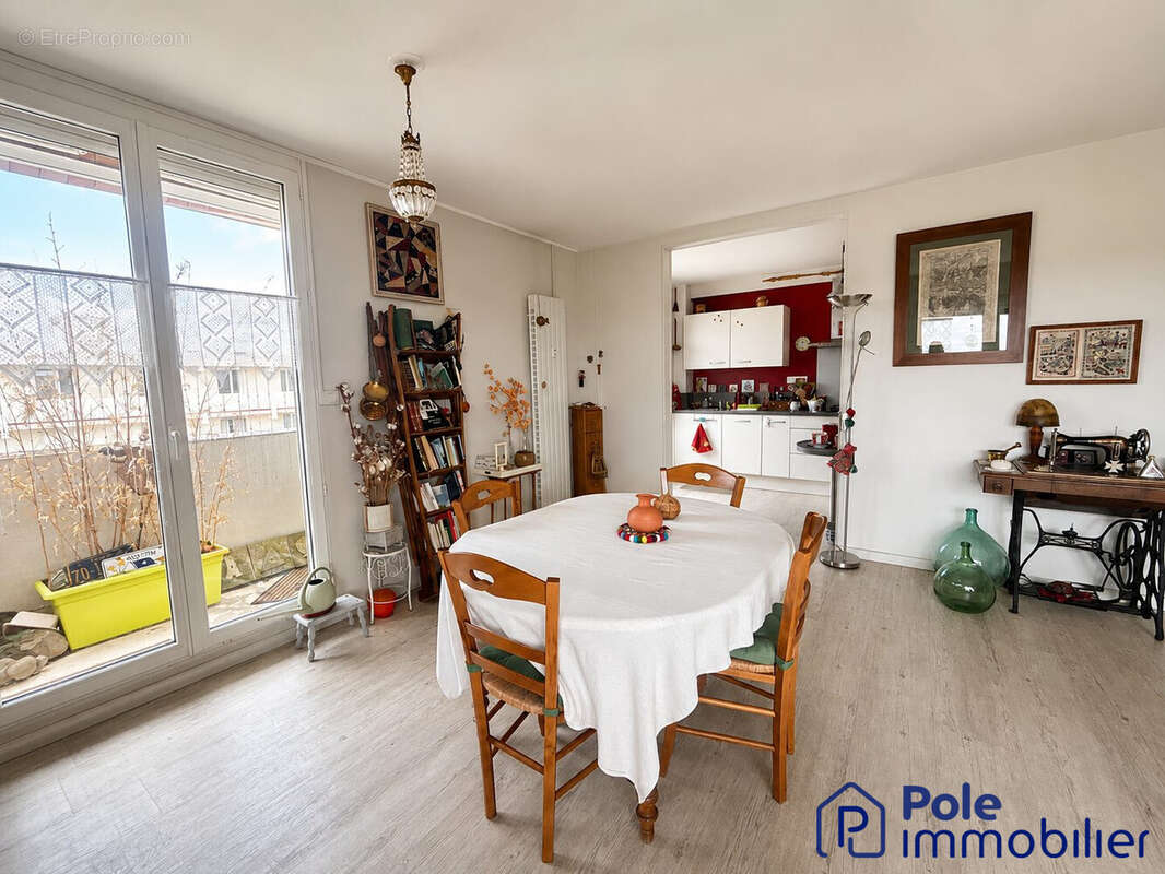 CAEN APPARTEMENT F4- SEJOUR LUMINEUX  - Appartement à CAEN