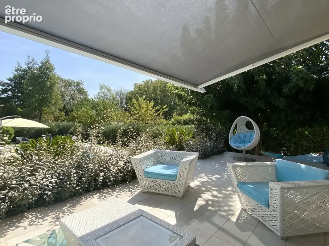 Villa avec piscine aux portes d'un village avec commerces, à 3 km d'Uzès. - photo 7