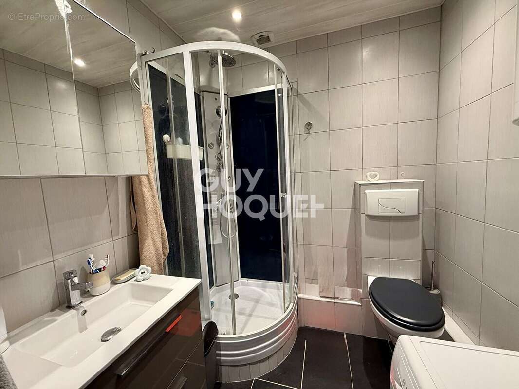 Appartement à ISSOU
