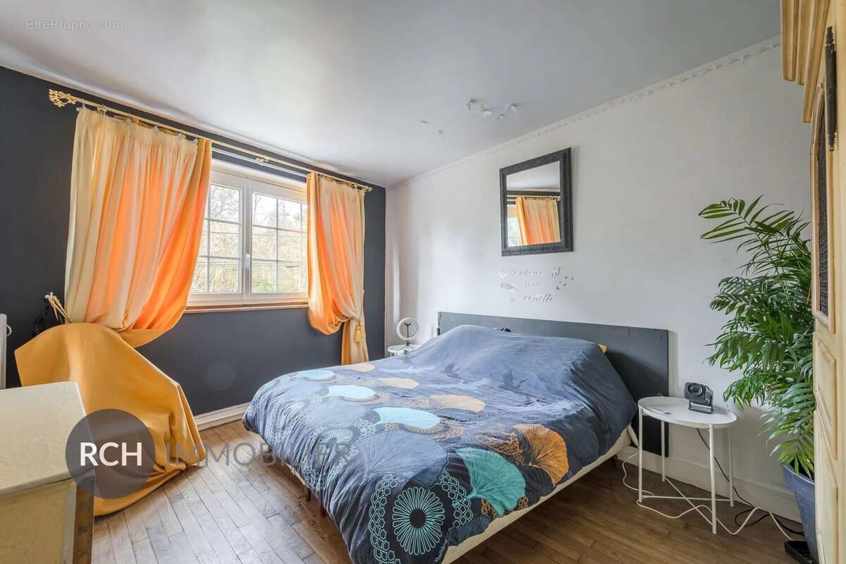 Maison à MONTFORT-L'AMAURY