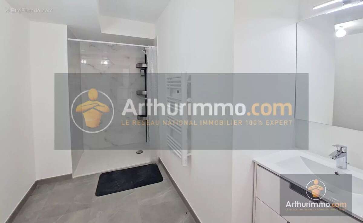 Appartement à SAINT-PIERRE-DU-PERRAY