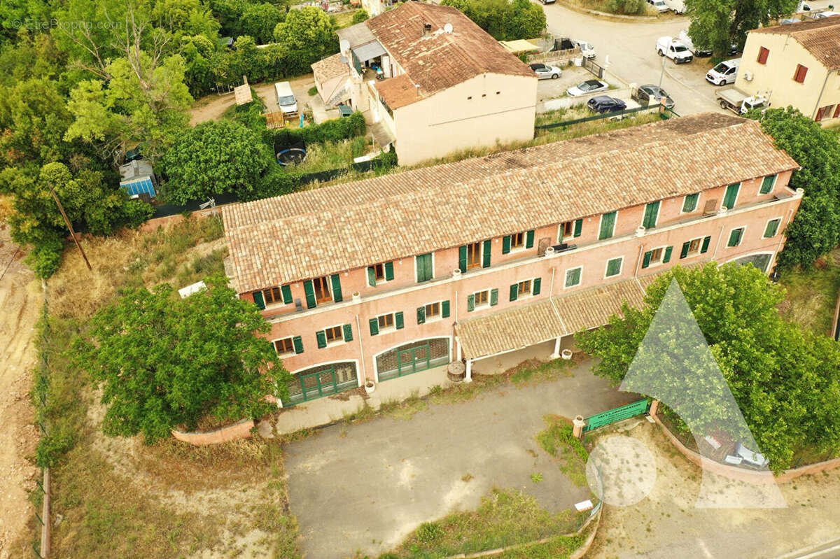 Appartement à SALERNES