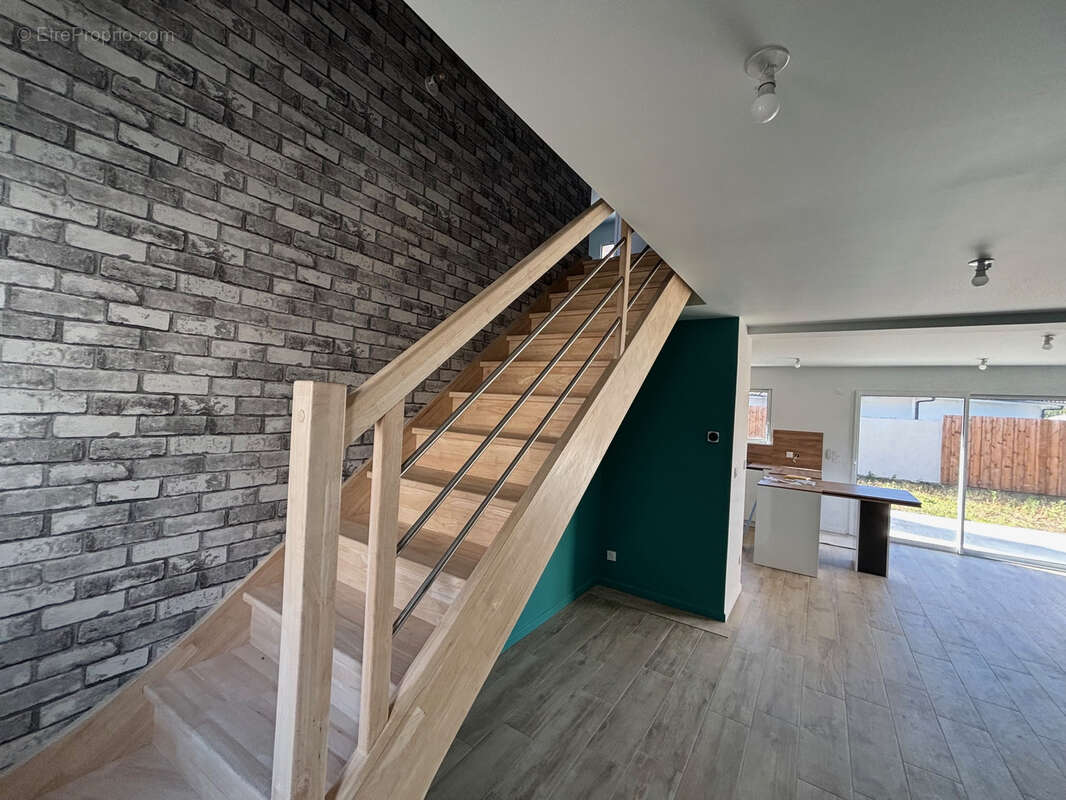 Maison à PAREMPUYRE