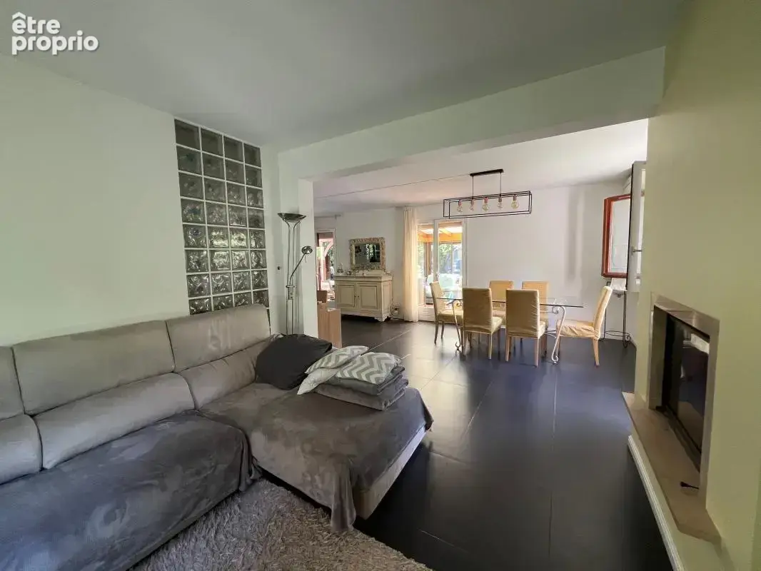 Maison À Vendre 4 chambres avec magnifique jardin au cœur de Guermantes!! - photo 2