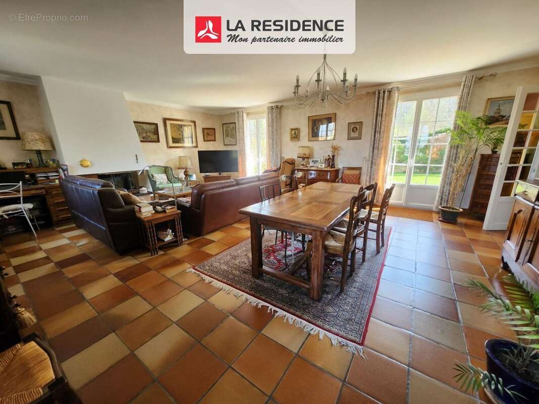 Maison à MONTIGNY-LES-CORMEILLES