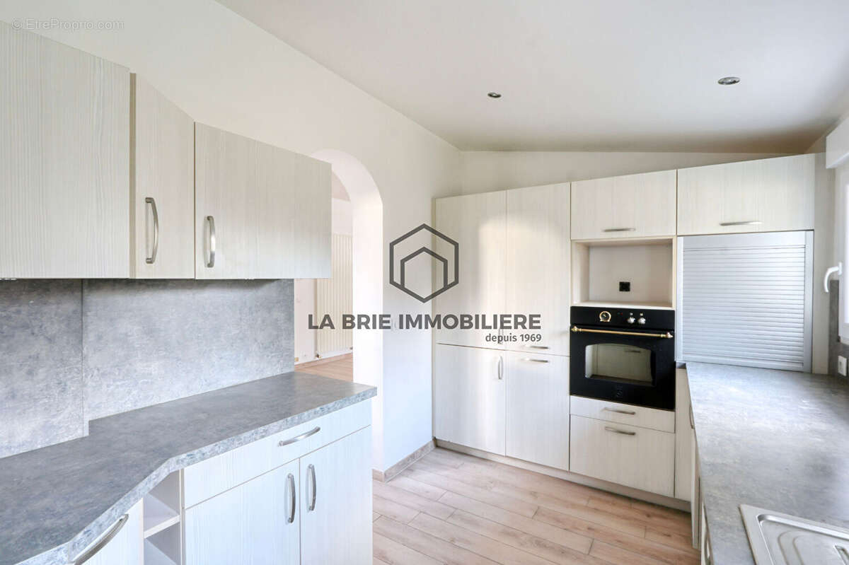 Maison à VILLECRESNES