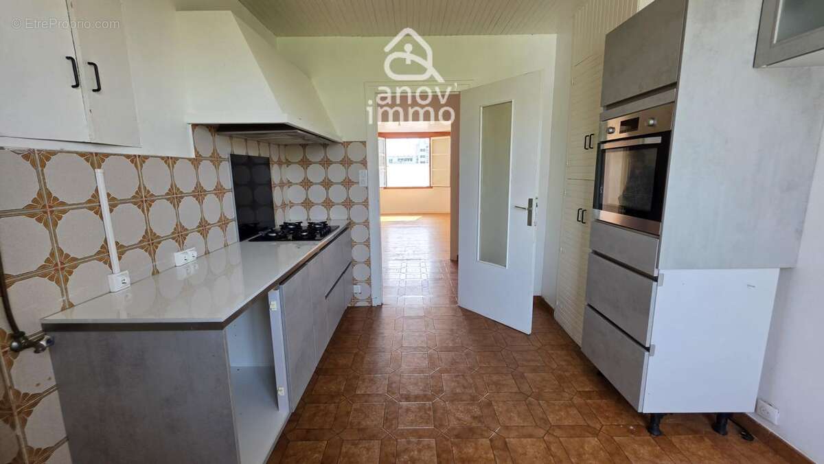 Appartement 80 m2 dernier étage - à rénover - idéal investis - photo 3