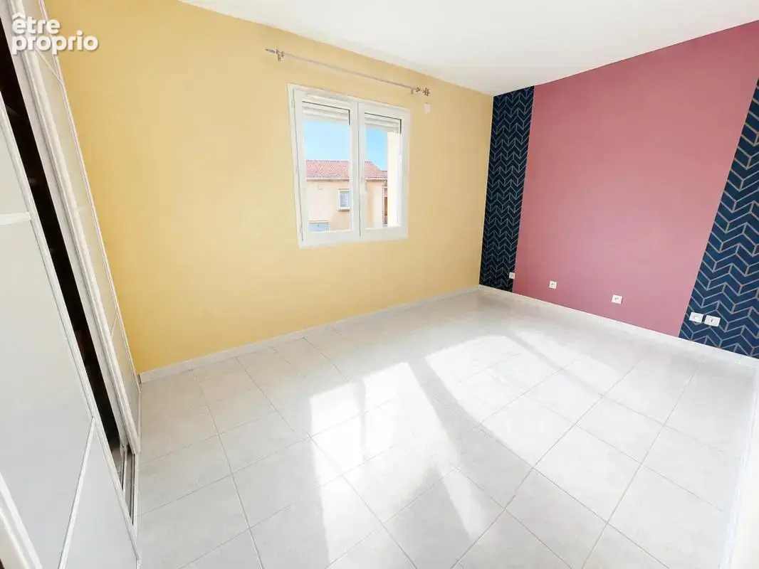 Maison de 5 pièces de 103 m² à Saint-Étienne-de-Tulmont - photo 8