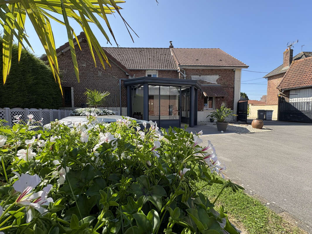 Maison individuelle avec dépendances - photo 11