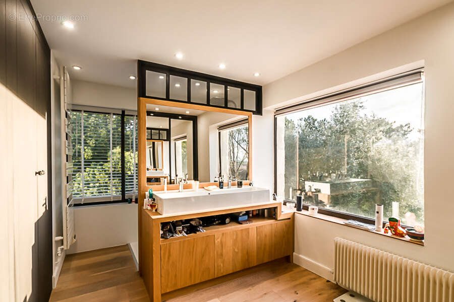 Maison à SAINTE-COLOMBE-EN-BRUILHOIS