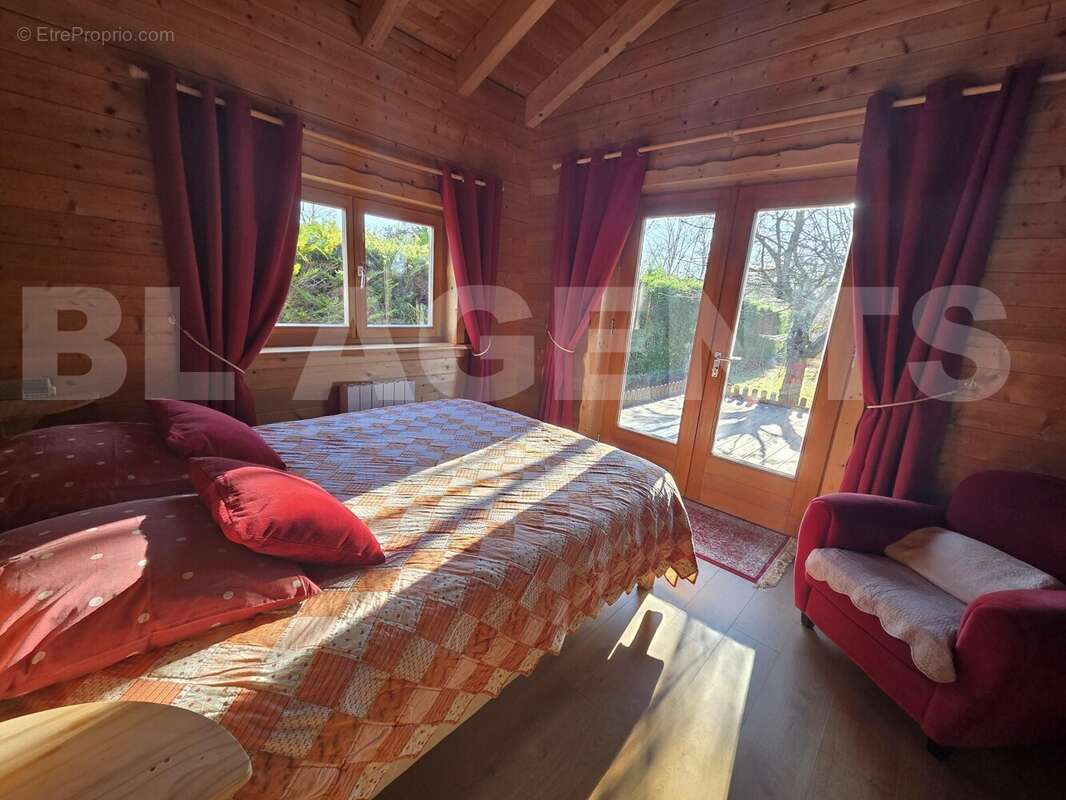 8 - Maison à SAINT-SAUVEUR-LES-BRAY