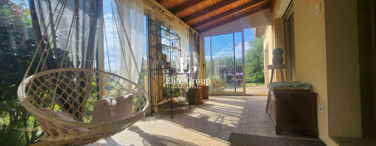 Maison à SAINT-CHAMASSY