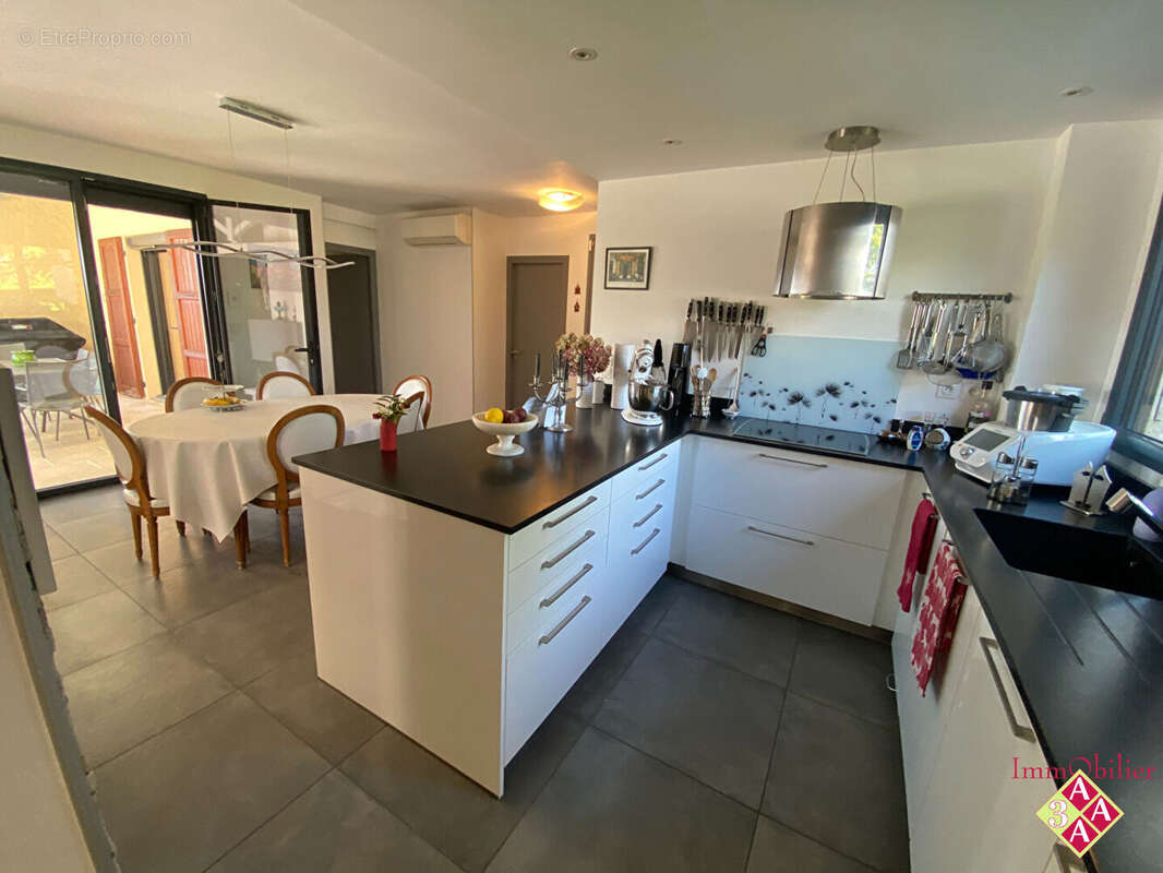 Maison à SAINT-NAZAIRE-LES-EYMES