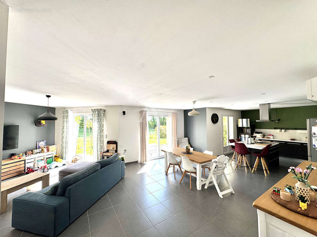 Maison à LASSERRE