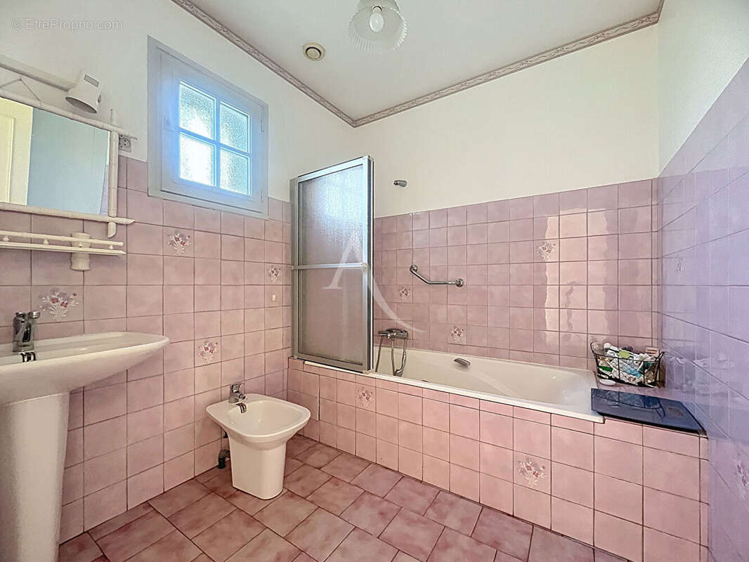 Maison à SAINTE-GEMMES-D'ANDIGNE