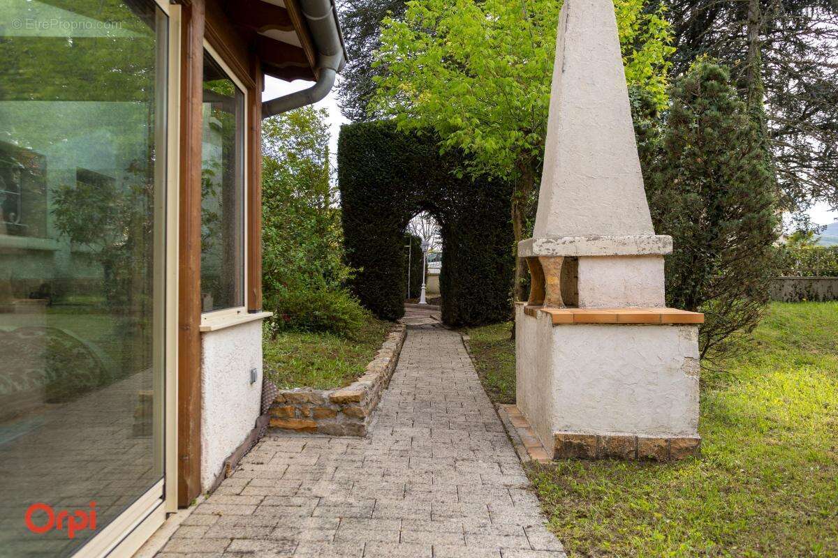 Maison à L'ARBRESLE