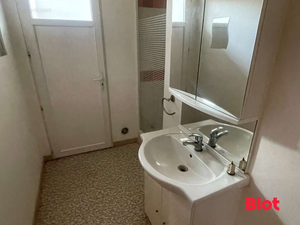 Appartement à FOUGERES