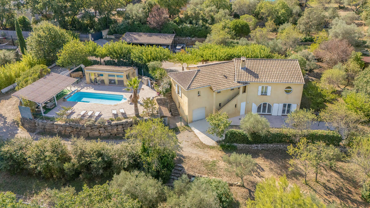 Maison à SOLLIES-TOUCAS