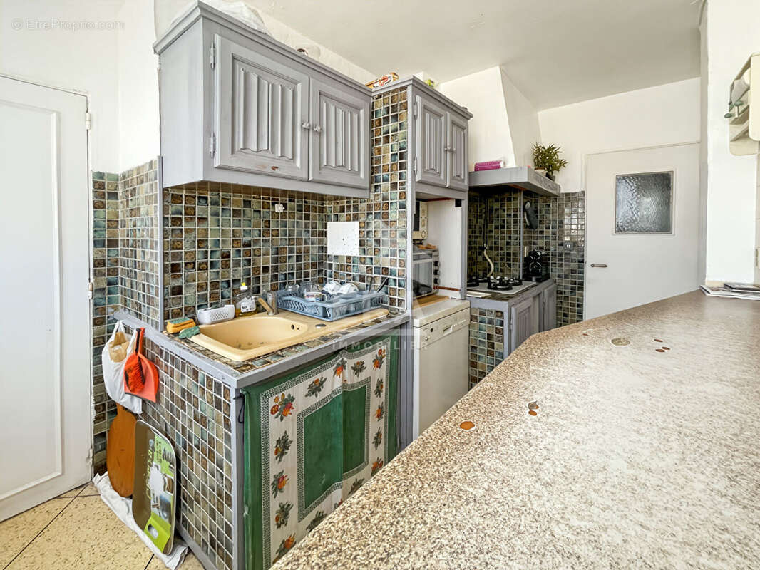 Appartement à MARSEILLE-3E