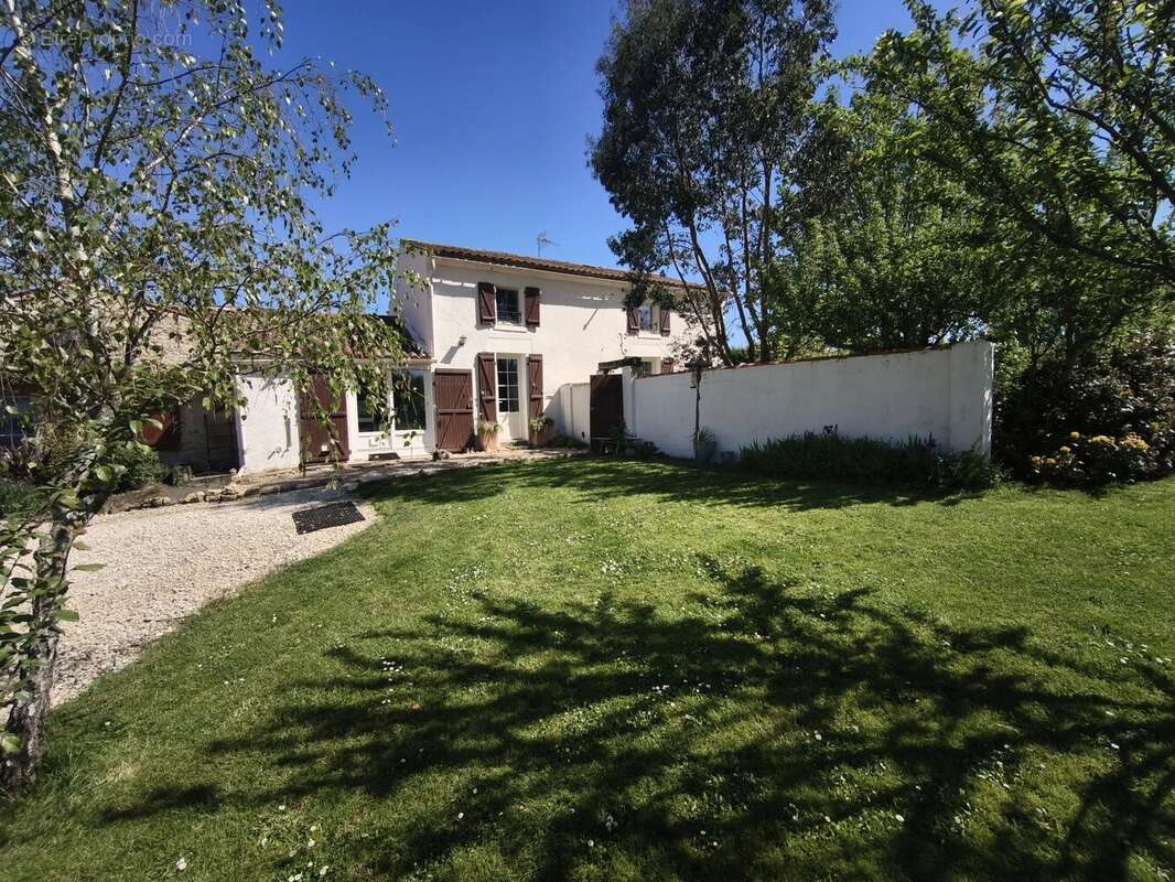 Maison à L'HERMENAULT