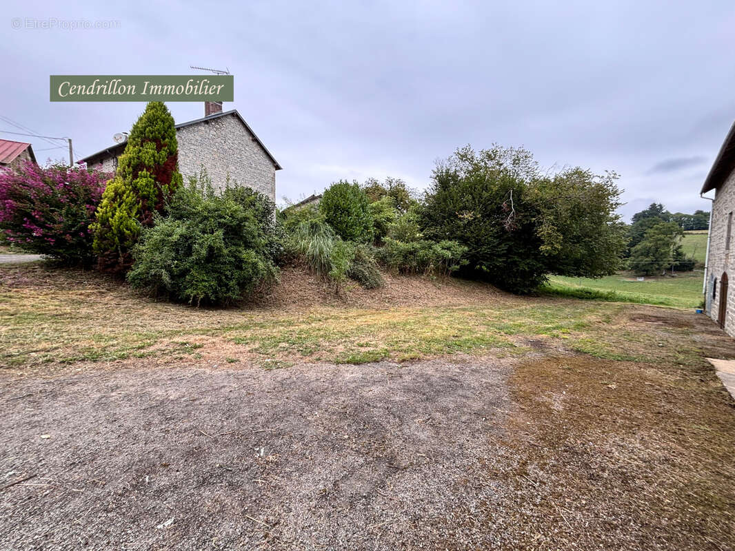 Maison à SAINT-PRIEST-PALUS