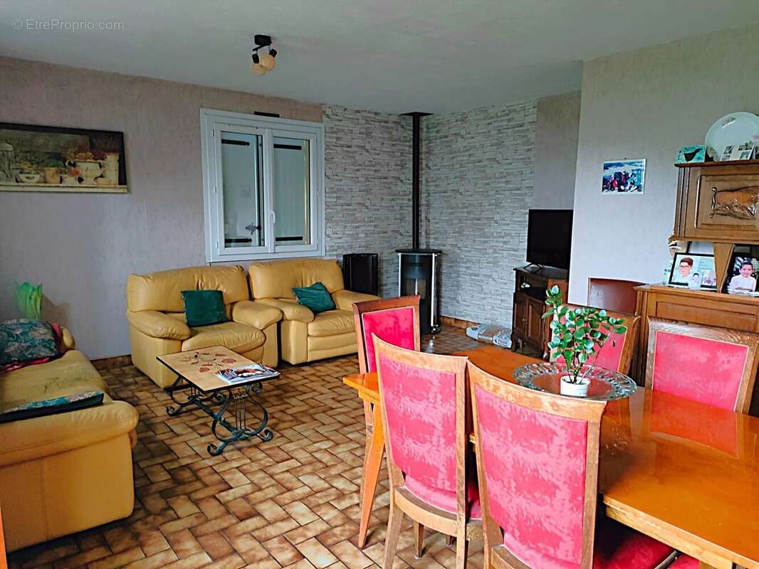 Maison à ORADOUR-SUR-VAYRES