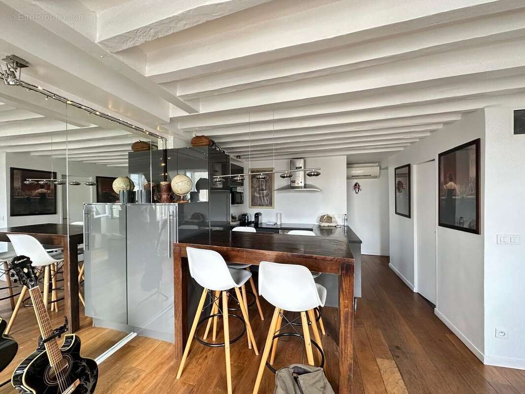 Appartement à PARIS-4E
