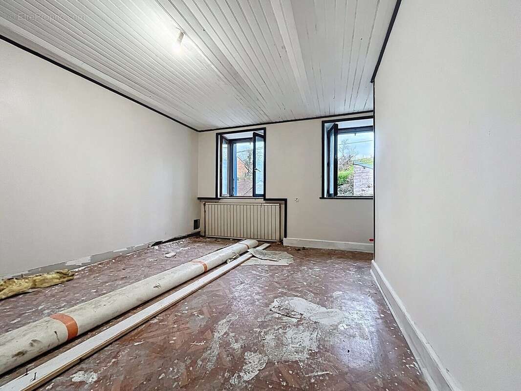 Maison à PORT-SUR-SAONE