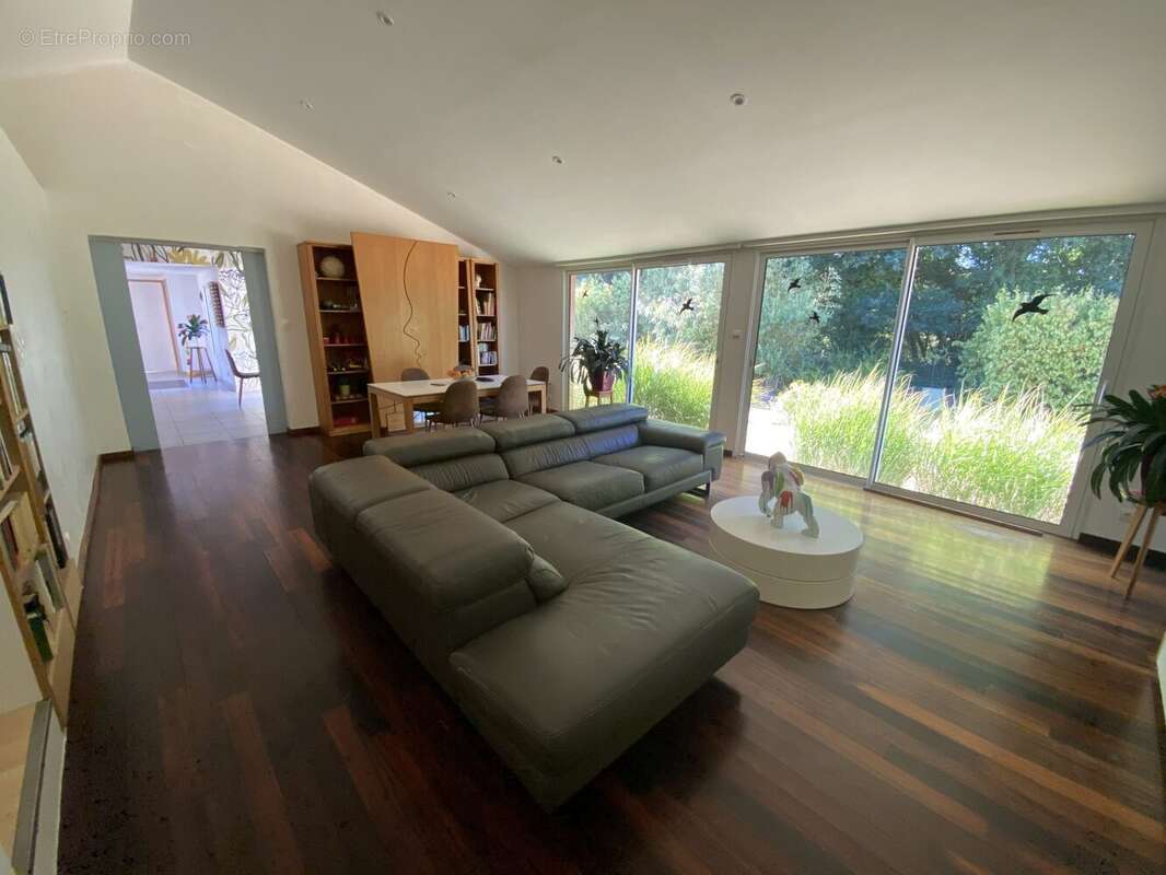 Maison 135 m² à Vaire  - photo 4
