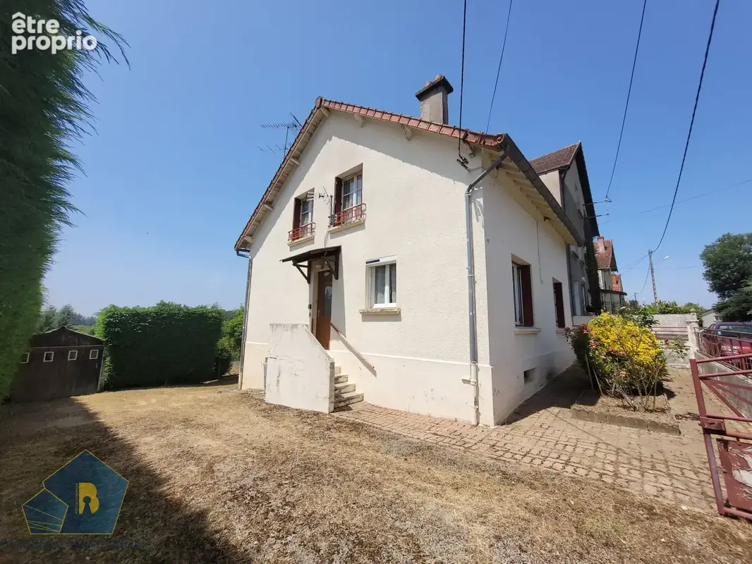 Maison à BOUSSAC