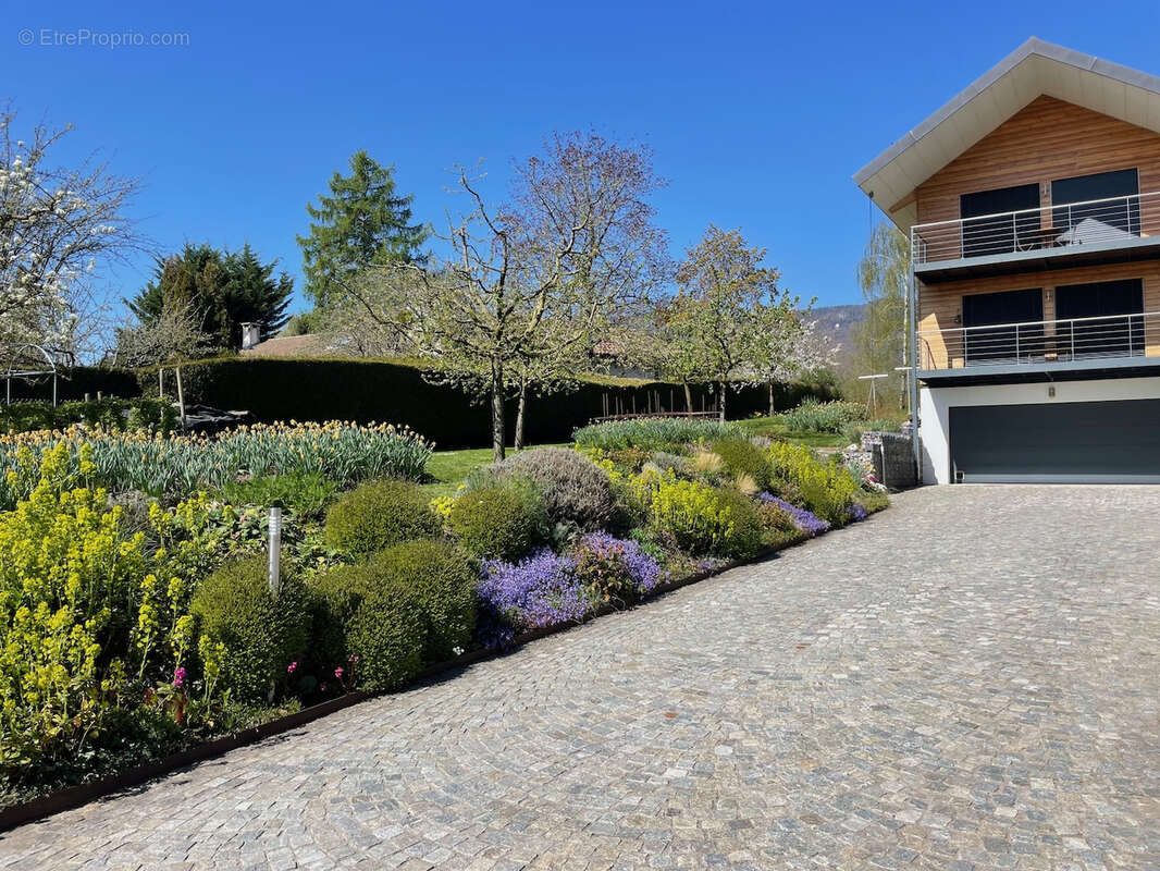 Maison à DIVONNE-LES-BAINS