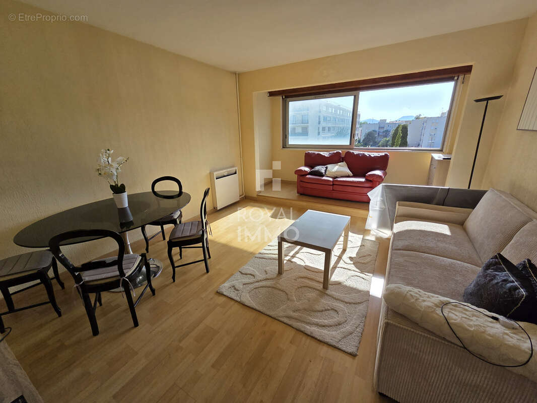 Appartement à HYERES