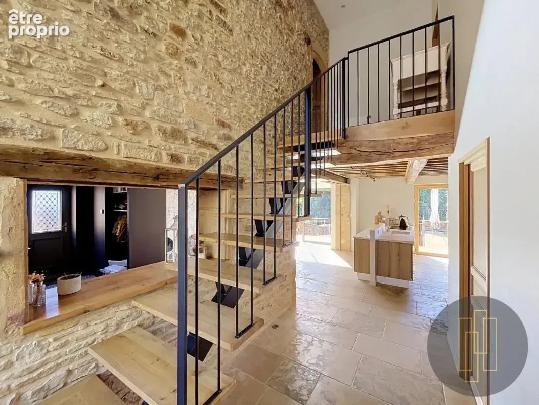 EXCLUSIVITE- COGNY : Maison en pierres dorées  avec vue - - photo 4