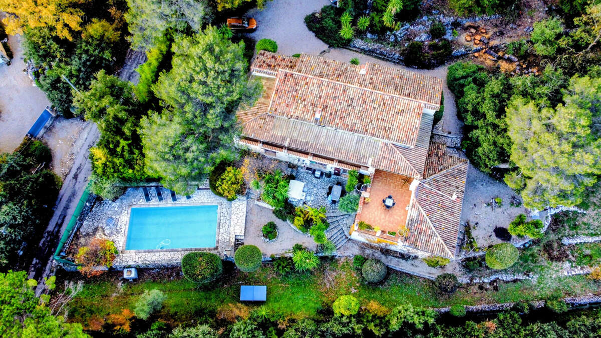 Maison à TOURRETTES-SUR-LOUP