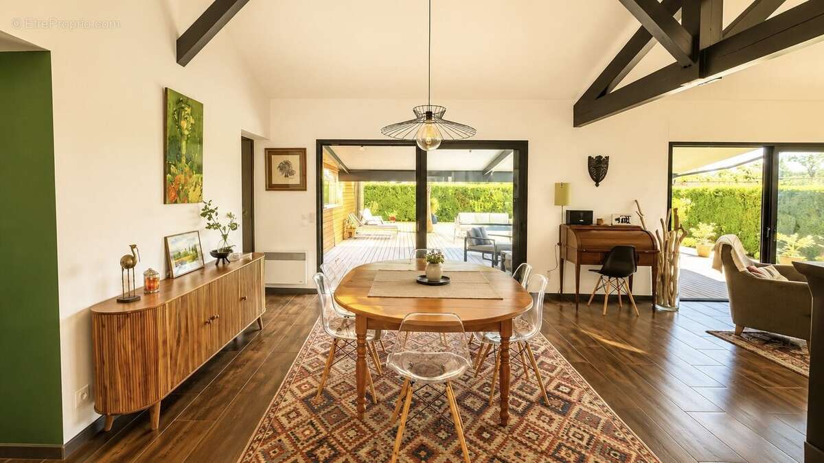 À 2 km de Dax, villa d'architecte T6 de plain-pied avec piscine et 5 chambres. - photo 8