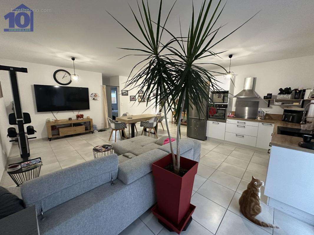 Maison à NISSAN-LEZ-ENSERUNE