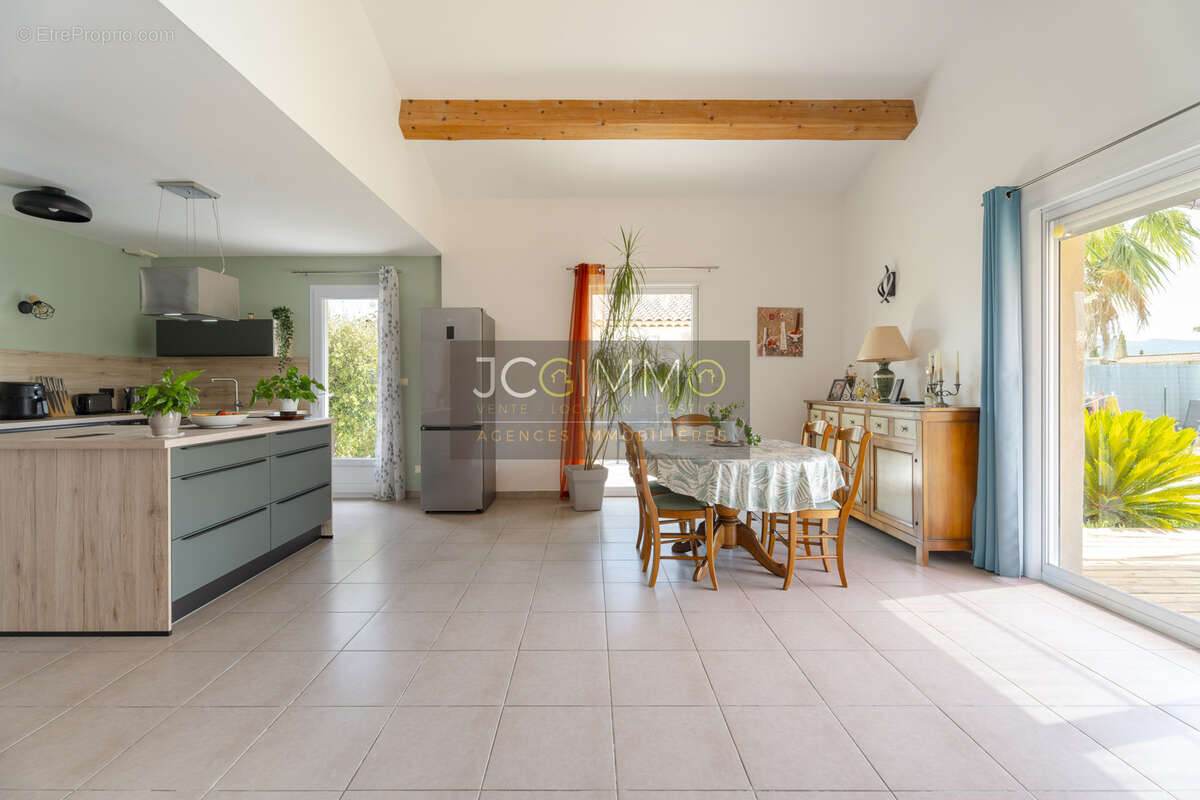Villa de plain-pied 115m2 - 4 chambres, piscine et garage ! - photo 4
