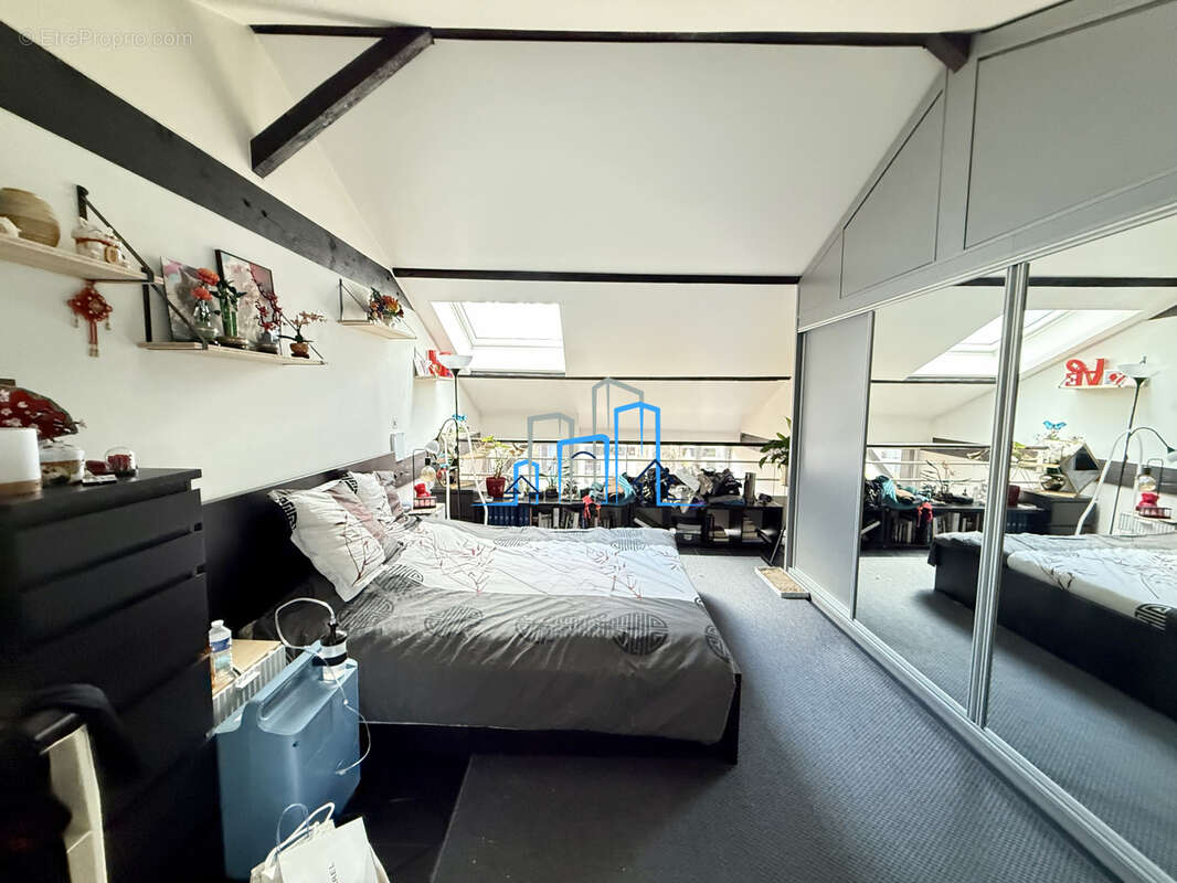 Appartement à CHARENTON-LE-PONT