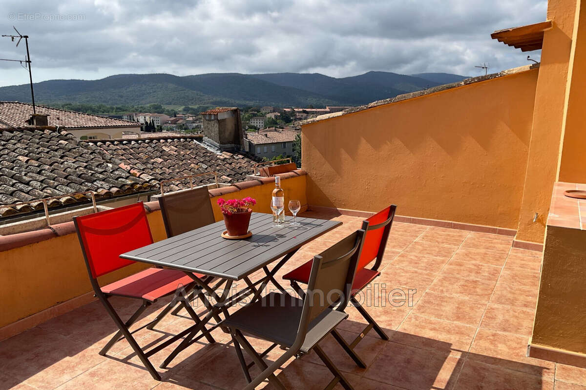 Appartement à COGOLIN