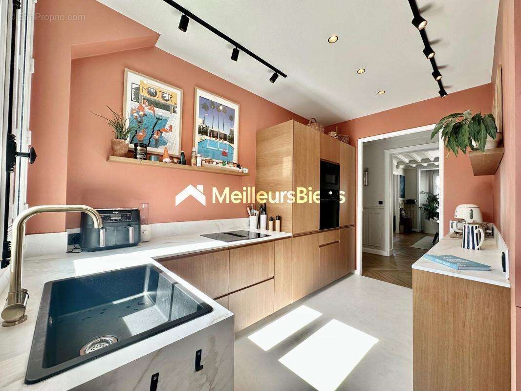 Appartement à PARIS-10E