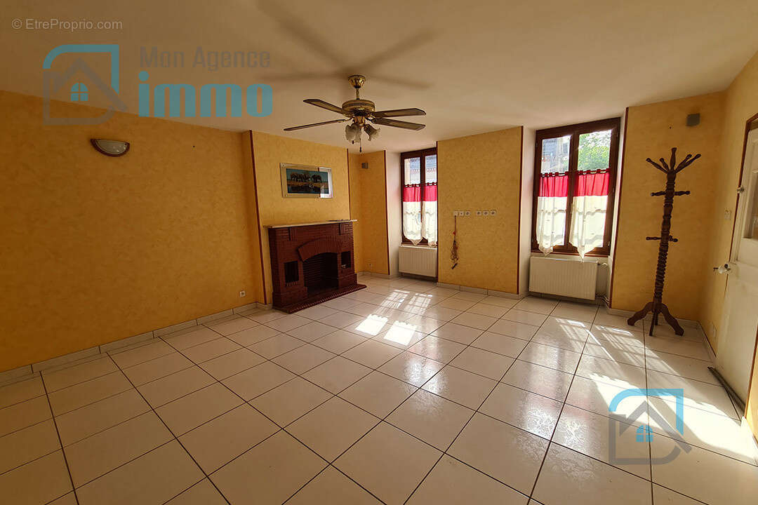 Maison à MASSAY